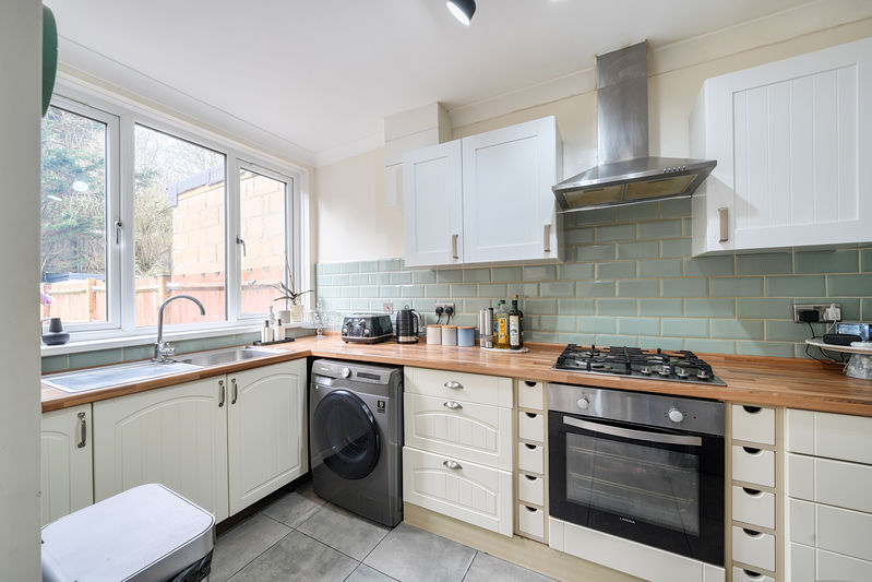 Kitchen- click for photo gallery